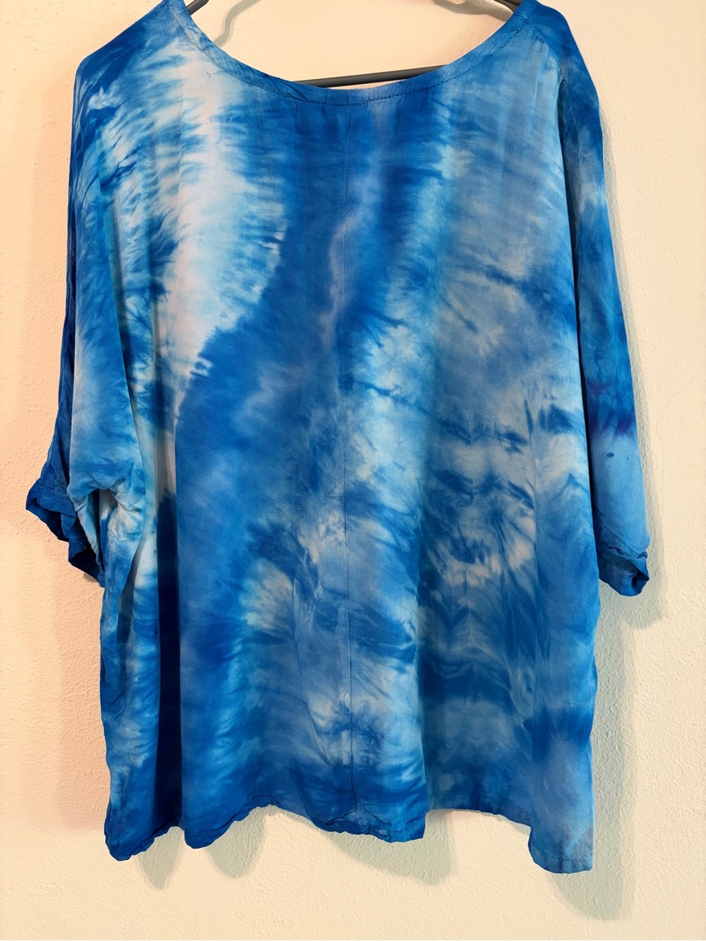 Women's Blue Tie-Dye V-Neck Tunic Top - Picture 2 of 4